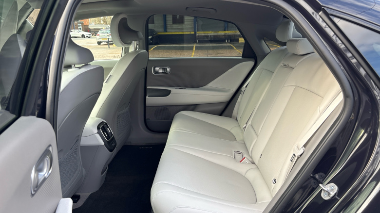 Hyundai IONIQ 6 239kW Ultimate 77kWh 4dr AWD Auto Electric Saloon